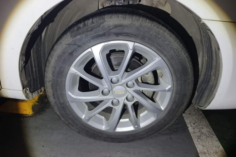 Used Geely Auto Emgrand 2021 UP 1.5L CVT Advanced Edition Right Front Wheel Hub