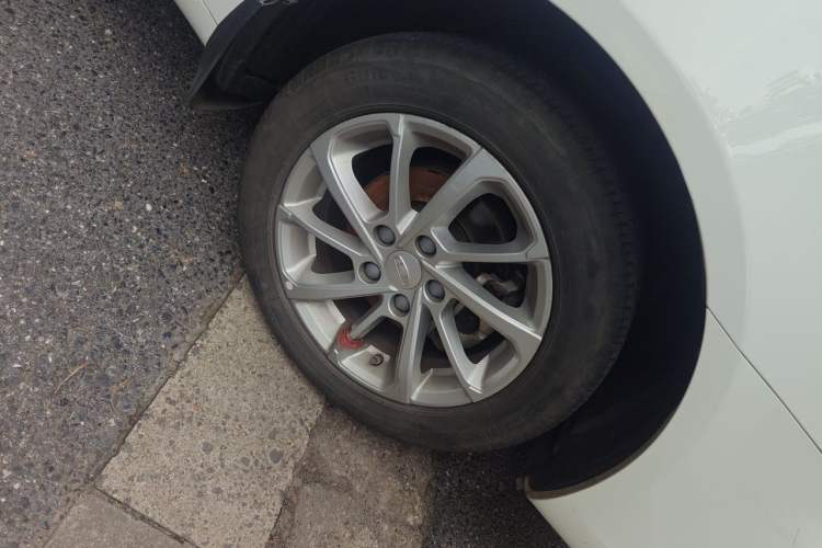 Used Geely Auto Emgrand 2021 UP 1.5L CVT Luxury Model Right Front Wheel Hub