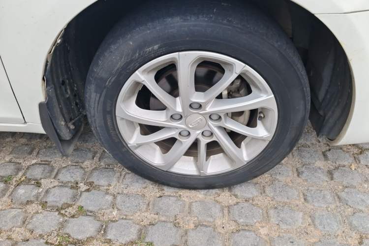Used Geely Auto Emgrand 2021 UP 1.5L CVT Advanced Edition Right Front Wheel Hub