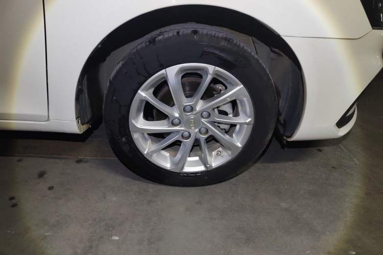 Used Geely Auto Emgrand 2021 UP 1.5L CVT Luxury Model Right Front Wheel Hub