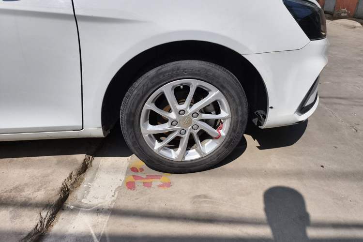 Used Geely Auto Emgrand 2021 UP 1.5L Manual Luxury Model Right Front Wheel Hub