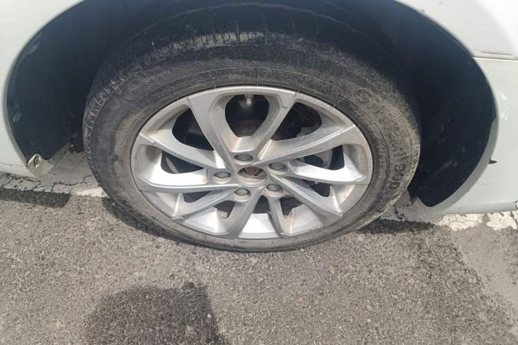 Used Geely Auto Emgrand 2021 UP 1.5L CVT Luxury Model Right Front Wheel Hub
