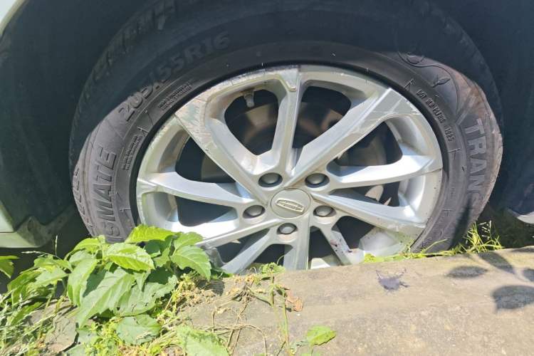 Used Geely Auto Emgrand 2021 UP 1.5L CVT Navigation Edition Right Front Wheel Hub