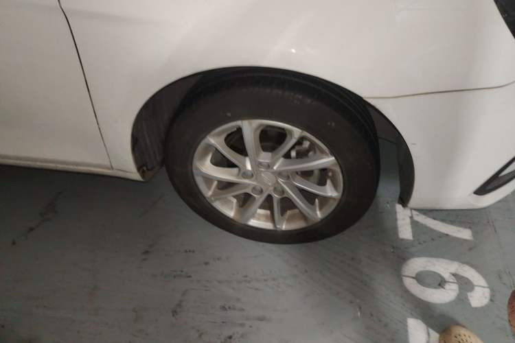 Used Geely Auto Emgrand 2021 UP 1.5L CVT Luxury Model Right Front Wheel Hub