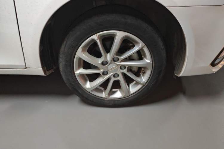 Used Geely Auto Emgrand 2021 UP 1.5L CVT Luxury Model Right Front Wheel Hub