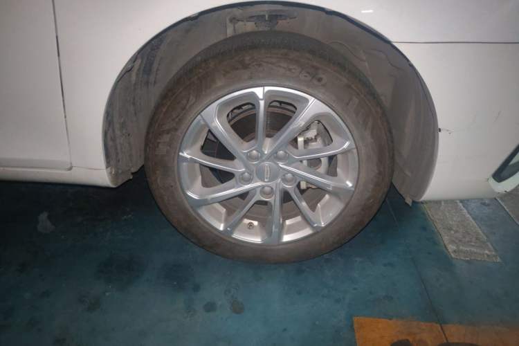 Used Geely Auto Emgrand 2021 UP 1.5L CVT Luxury Model Right Front Wheel Hub