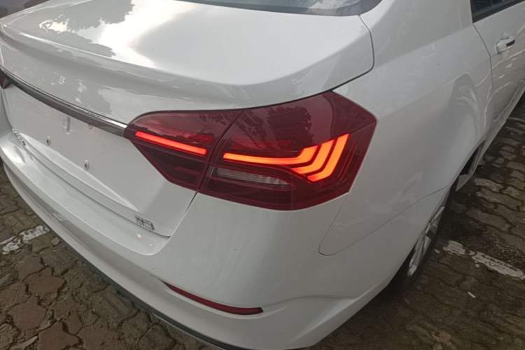 Used Geely Auto Emgrand 2021 UP 1.5L Manual Comfort Model Right Rear Taillight