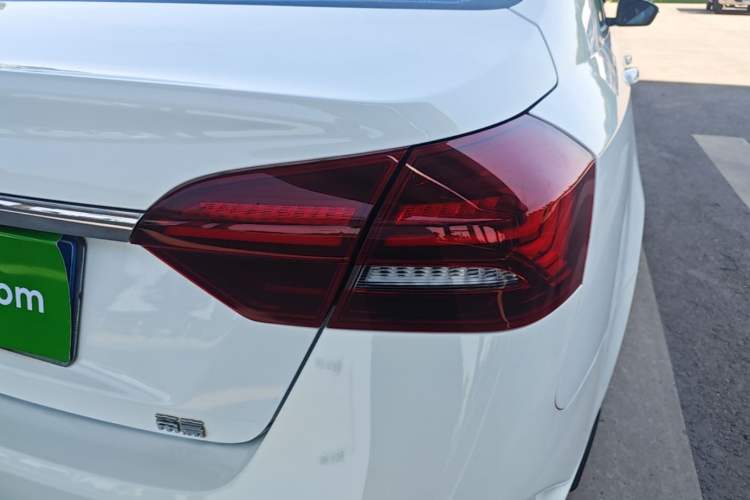 Used Geely Auto Emgrand 2021 UP 1.5L Manual Comfort Model Right Rear Taillight