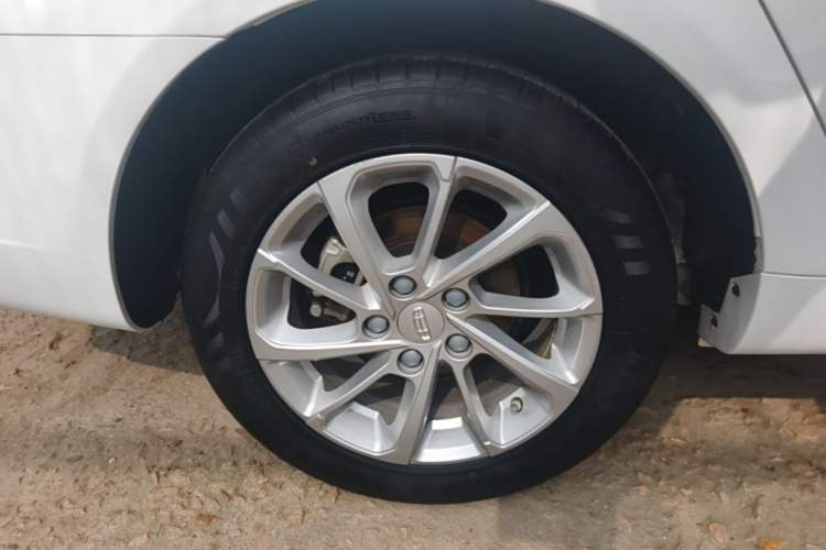 Used Geely Auto Emgrand 2021 UP 1.5L CVT Luxury Model Right Rear Wheel Hub