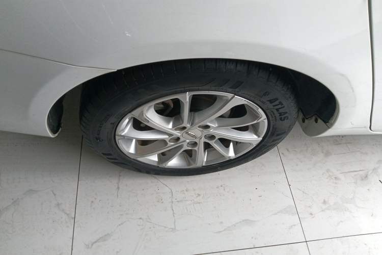 Used Geely Auto Emgrand 2021 UP 1.5L CVT Luxury Model Right Rear Wheel Hub