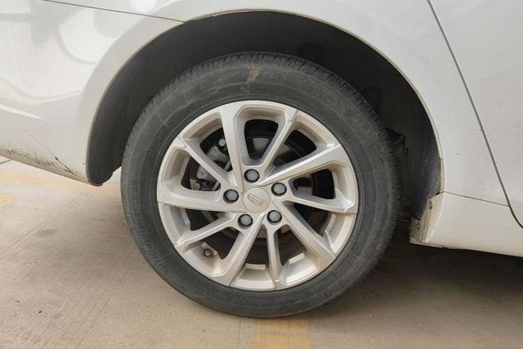 Used Geely Auto Emgrand 2021 UP 1.5L CVT Luxury Model Right Rear Wheel Hub