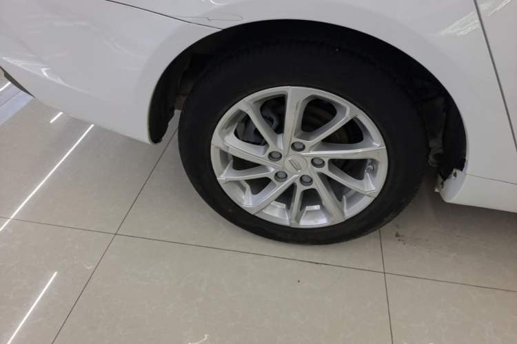 Used Geely Auto Emgrand 2021 UP 1.5L CVT Luxury Model Right Rear Wheel Hub