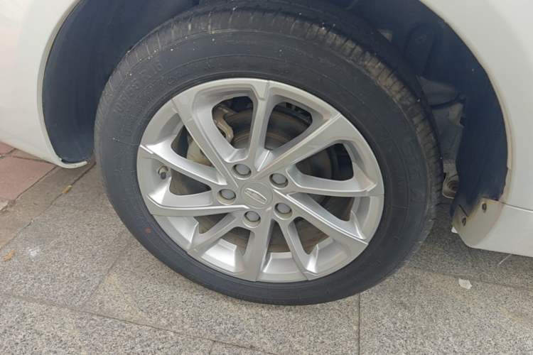 Used Geely Auto Emgrand 2021 UP 1.5L CVT Luxury Model Right Rear Wheel Hub