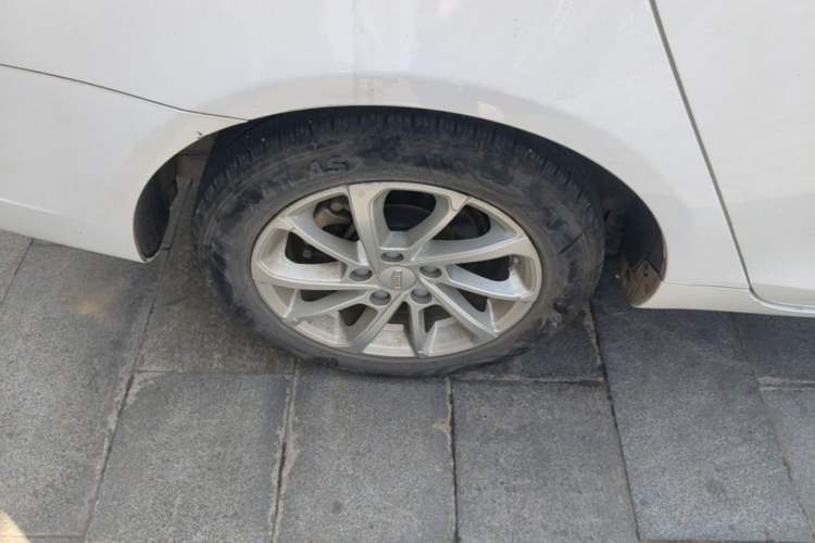 Used Geely Auto Emgrand 2021 UP 1.5L CVT Luxury Model Right Rear Wheel Hub