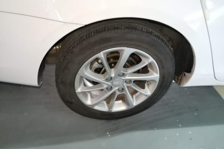 Used Geely Auto Emgrand 2021 UP 1.5L CVT Luxury Model Right Rear Wheel Hub