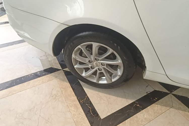 Used Geely Auto Emgrand 2021 UP 1.5L CVT Luxury Model Right Rear Wheel Hub