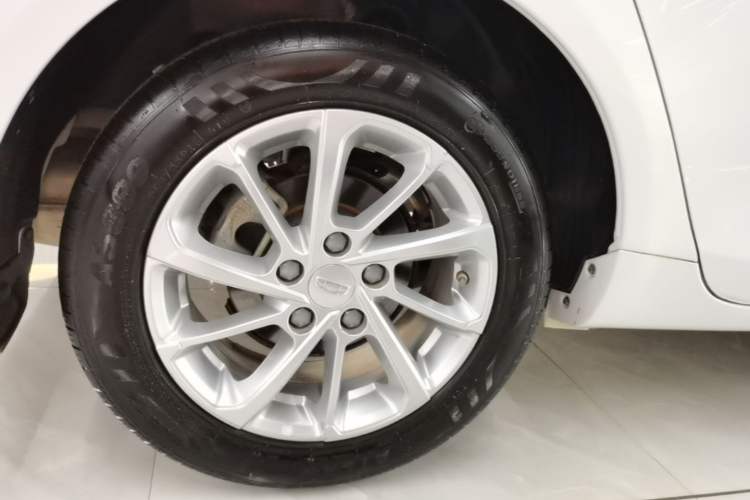 Used Geely Auto Emgrand 2021 UP 1.5L CVT Luxury Model Right Rear Wheel Hub