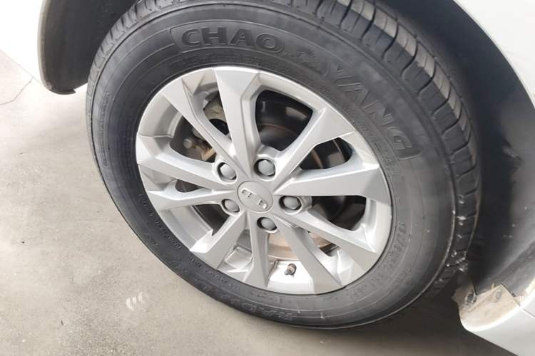Used Geely Auto Emgrand 2021 UP 1.5L Manual Comfort Model Right Rear Wheel Hub