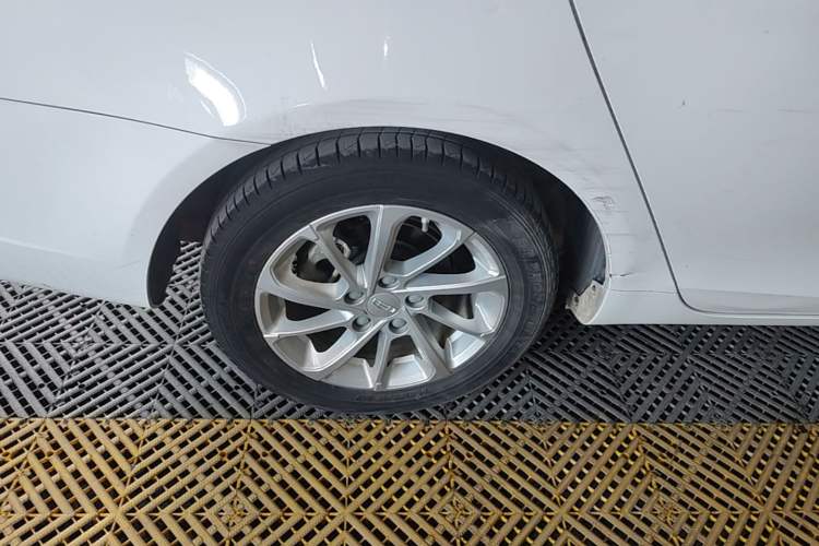 Used Geely Auto Emgrand 2021 UP 1.5L CVT Luxury Model Right Rear Wheel Hub