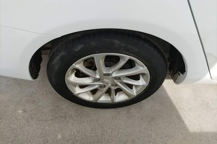 Used Geely Auto Emgrand 2021 UP 1.5L CVT Luxury Model Right Rear Wheel Hub