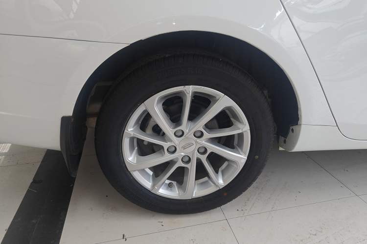 Used Geely Auto Emgrand 2021 UP 1.5L CVT Luxury Model Right Rear Wheel Hub