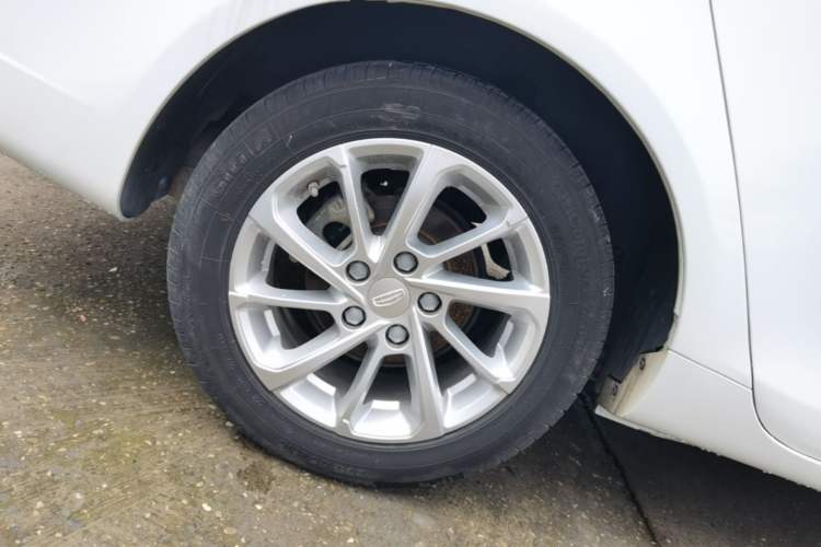 Used Geely Auto Emgrand 2021 UP 1.5L CVT Luxury Model Right Rear Wheel Hub