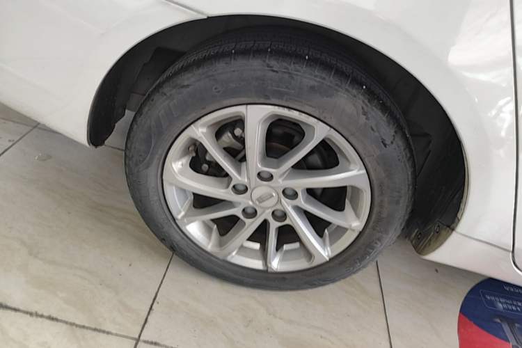 Used Geely Auto Emgrand 2021 UP 1.5L CVT Luxury Model Right Rear Wheel Hub