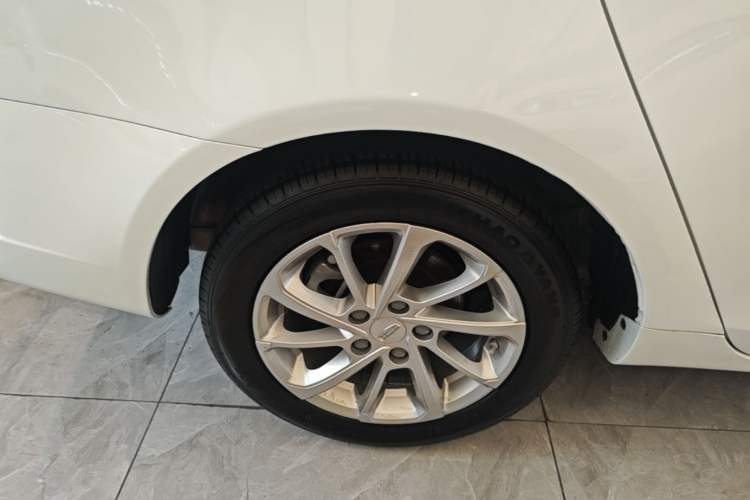 Used Geely Auto Emgrand 2021 UP 1.5L CVT Luxury Model Right Rear Wheel Hub