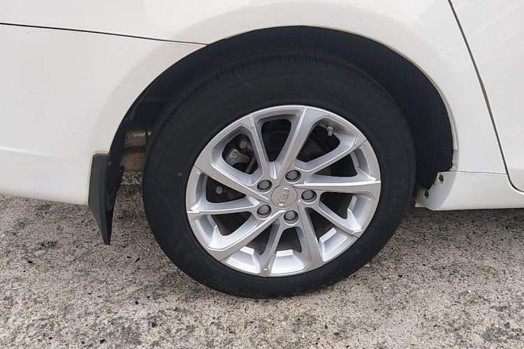 Used Geely Auto Emgrand 2021 UP 1.5L CVT Luxury Model Right Rear Wheel Hub