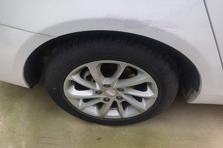 Used Geely Auto Emgrand 2021 UP 1.5L Manual Luxury Model Right Rear Wheel Hub