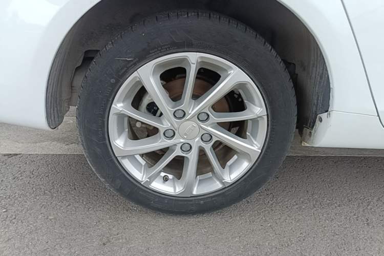 Used Geely Auto Emgrand 2021 UP 1.5L CVT Comfort Model Right Rear Wheel Hub
