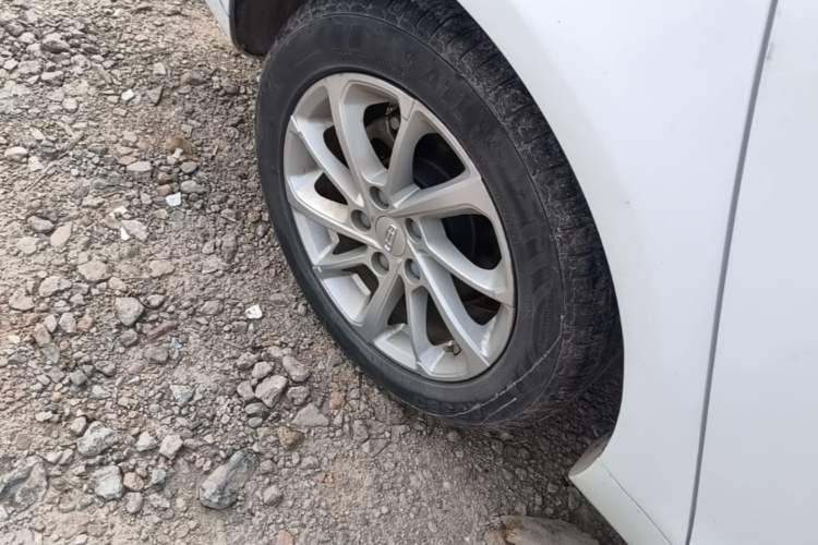 Used Geely Auto Emgrand 2021 UP 1.5L CVT Luxury Model Right Rear Wheel Hub