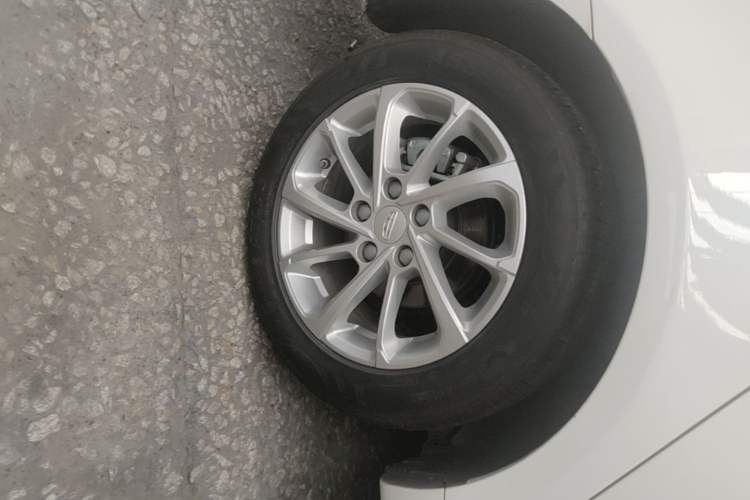 Used Geely Auto Emgrand 2021 UP 1.5L Manual Luxury Model Right Rear Wheel Hub
