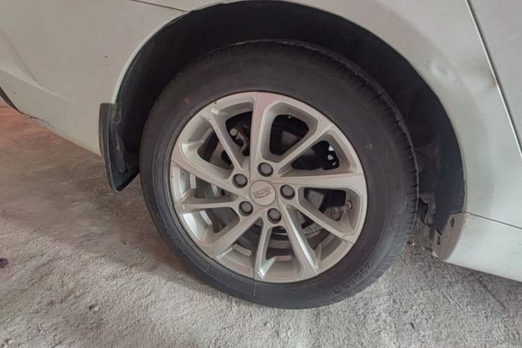 Used Geely Auto Emgrand 2021 UP 1.5L CVT Luxury Model Right Rear Wheel Hub