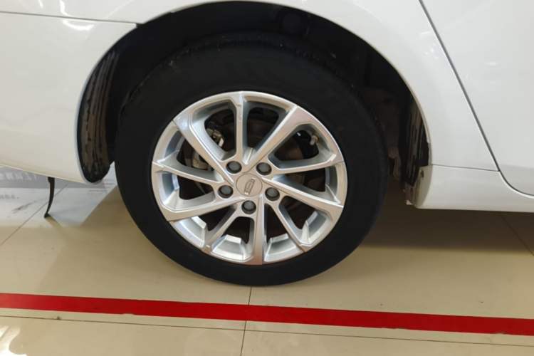 Used Geely Auto Emgrand 2021 UP 1.5L Manual Luxury Model Right Rear Wheel Hub