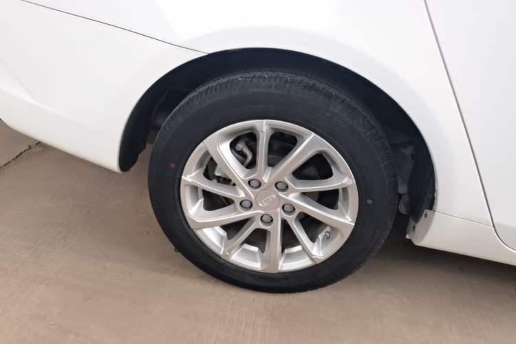Used Geely Auto Emgrand 2021 UP 1.5L CVT Luxury Model Right Rear Wheel Hub