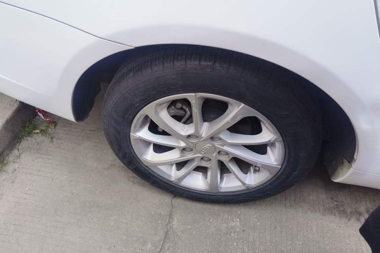 Used Geely Auto Emgrand 2021 UP 1.5L CVT Luxury Model Right Rear Wheel Hub