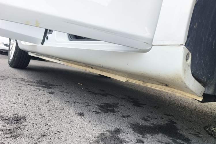 Used Geely Auto Emgrand 2021 UP 1.5L Manual Comfort Model Right Side Sill