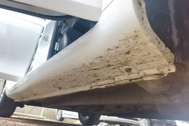 Used Geely Auto Emgrand 2021 UP 1.5L CVT Luxury Model Right Side Sill
