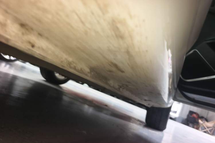 Used Geely Auto Emgrand 2021 UP 1.5L Manual Luxury Model Right Side Sill
