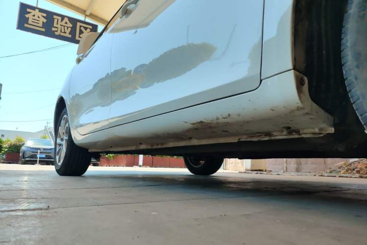 Used Geely Auto Emgrand 2021 UP 1.5L CVT Luxury Model Right Side Sill