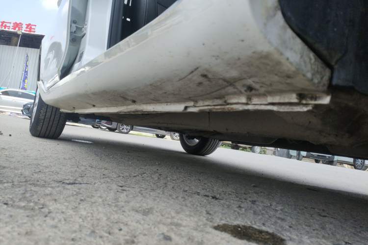 Used Geely Auto Emgrand 2021 UP 1.5L CVT Luxury Model Right Side Sill