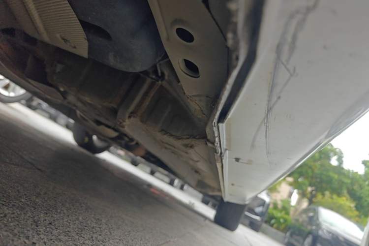 Used Geely Auto Emgrand 2021 UP 1.5L CVT Luxury Model Right Side Sill