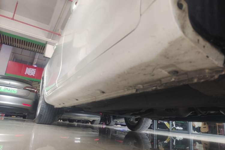 Used Geely Auto Emgrand 2021 UP 1.5L CVT Luxury Model Right Side Sill