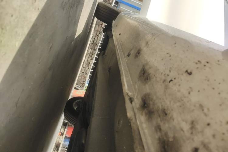 Used Geely Auto Emgrand 2021 UP 1.5L Manual Comfort Model Right Side Sill