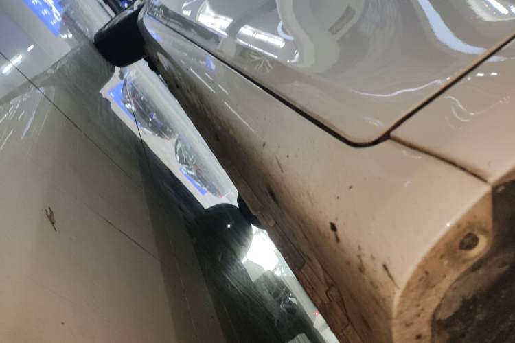 Used Geely Auto Emgrand 2021 UP 1.5L CVT Luxury Model Right Side Sill