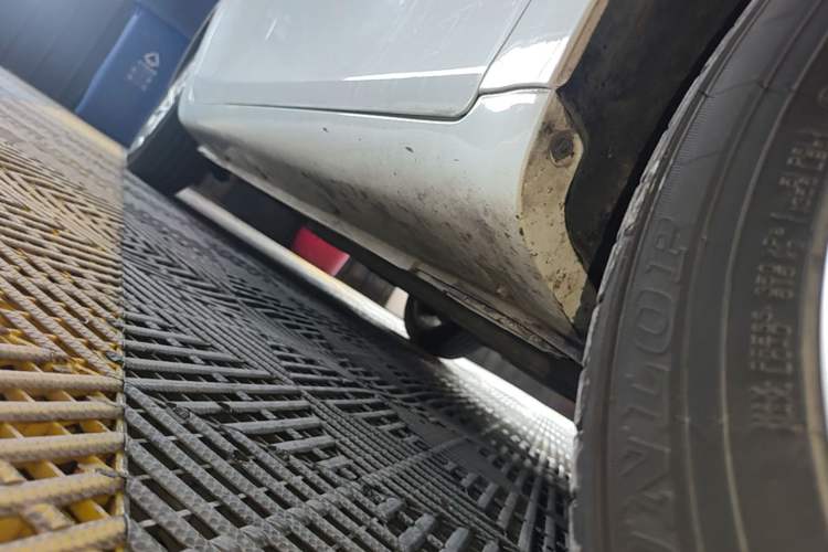 Used Geely Auto Emgrand 2021 UP 1.5L CVT Luxury Model Right Side Sill