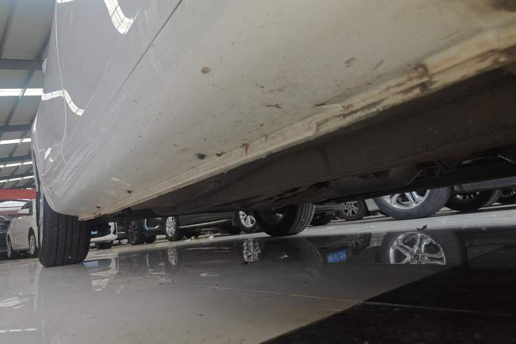 Used Geely Auto Emgrand 2021 UP 1.5L CVT Luxury Model Right Side Sill