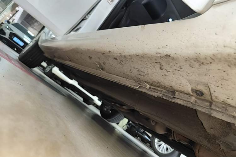 Used Geely Auto Emgrand 2021 UP 1.5L CVT Luxury Model Right Side Sill