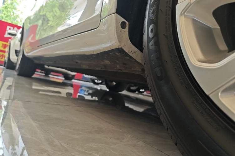Used Geely Auto Emgrand 2021 UP 1.5L CVT Luxury Model Right Side Sill